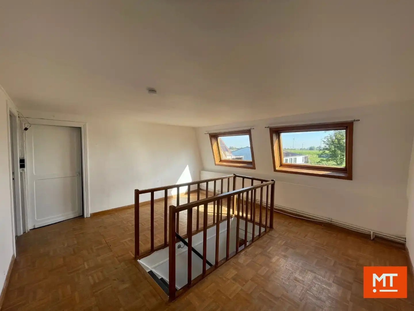 Alleenstaande woning te huur met 3 slaapkamers, 2 garages en tuin te Kruiseke foto 10