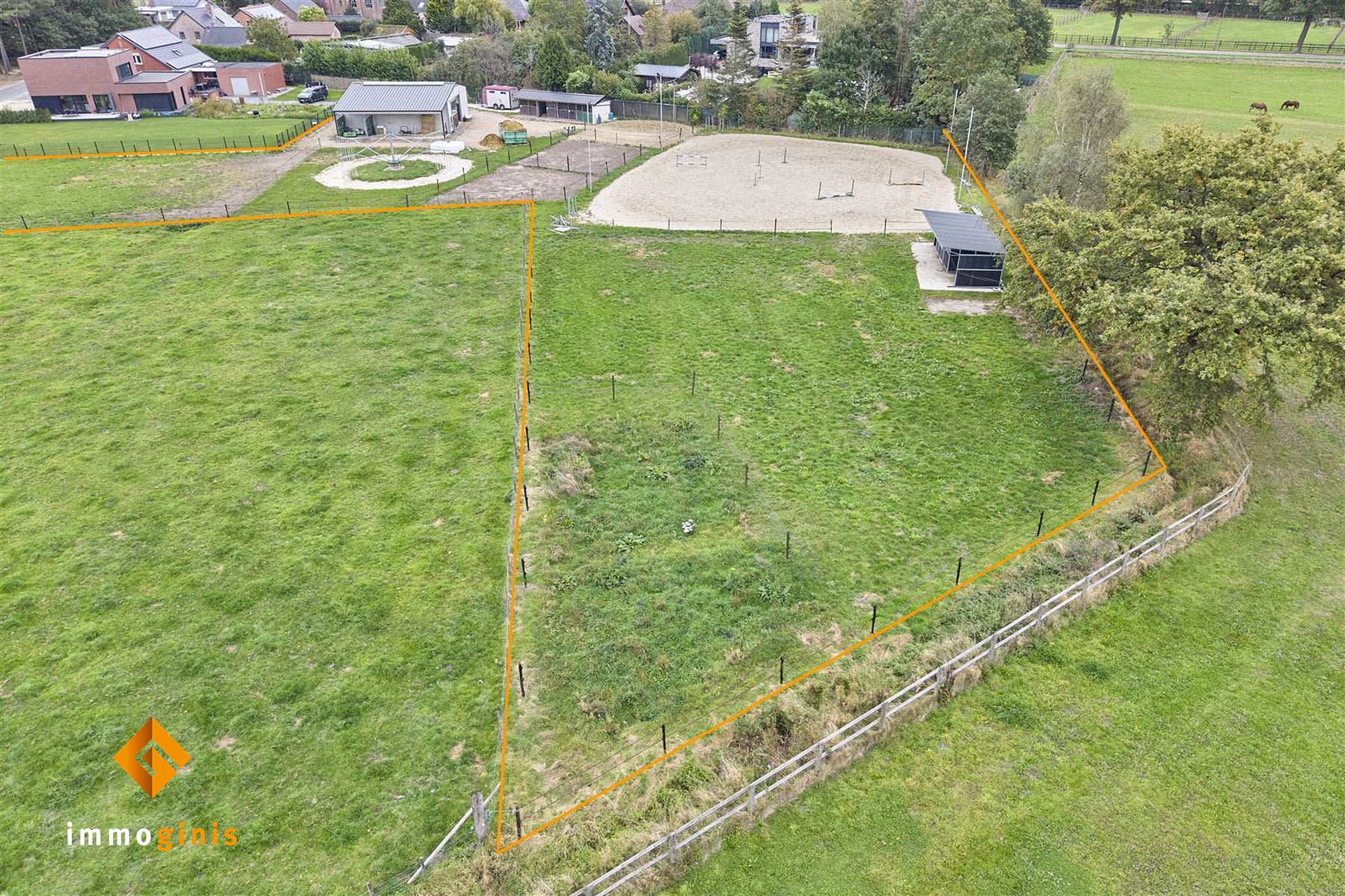 Ruime gerenoveerde woning met paardenfaciliteiten op een perceel van 71a44ca. foto 22