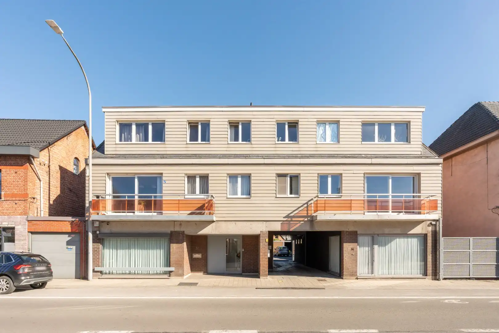 Te koop: Opbrengsteigendom met 6 appartementen in Berlare foto {{pictureIndex}}