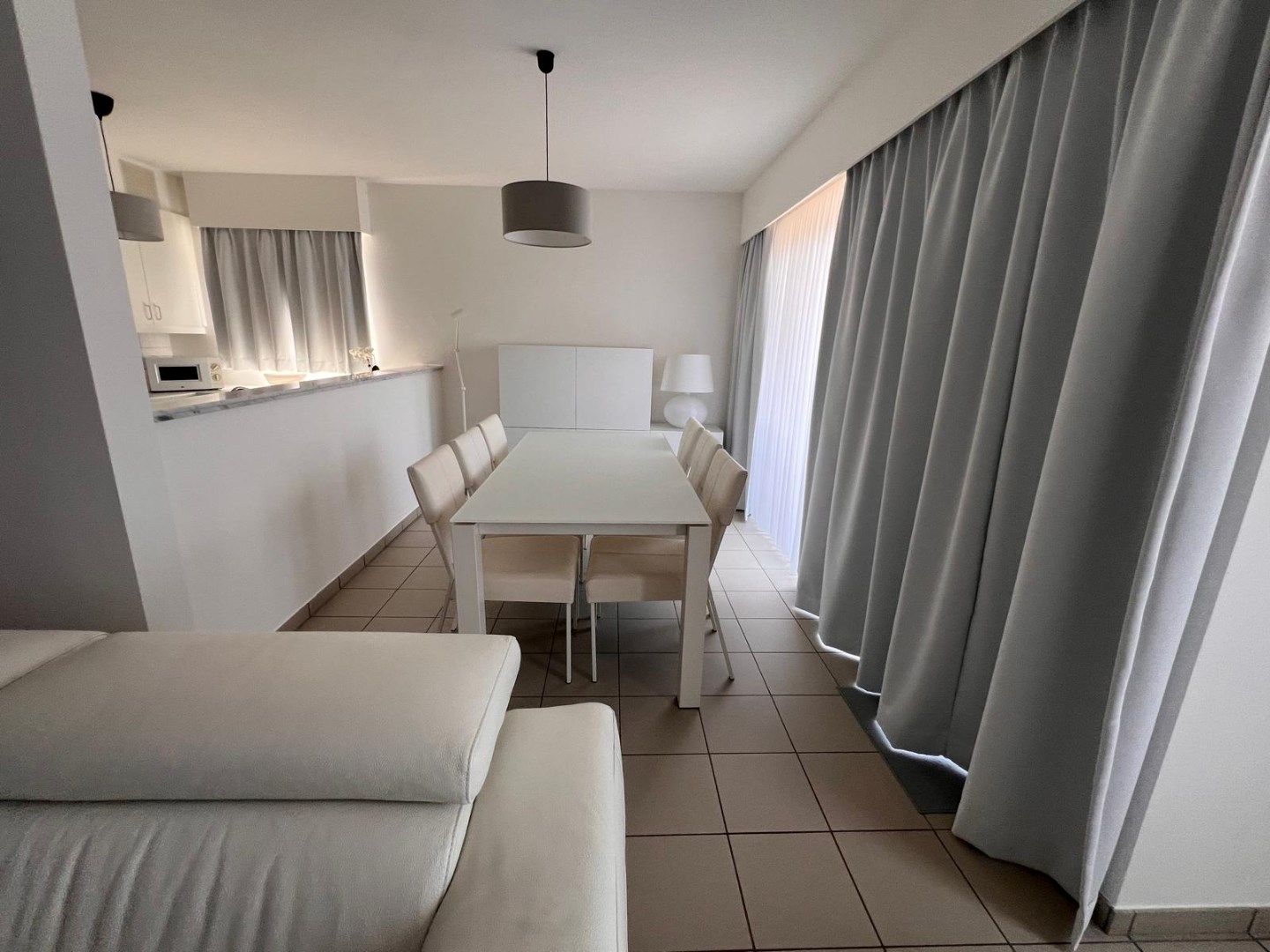 Centraal gelegen appartement met 2 slaapkamers foto 6