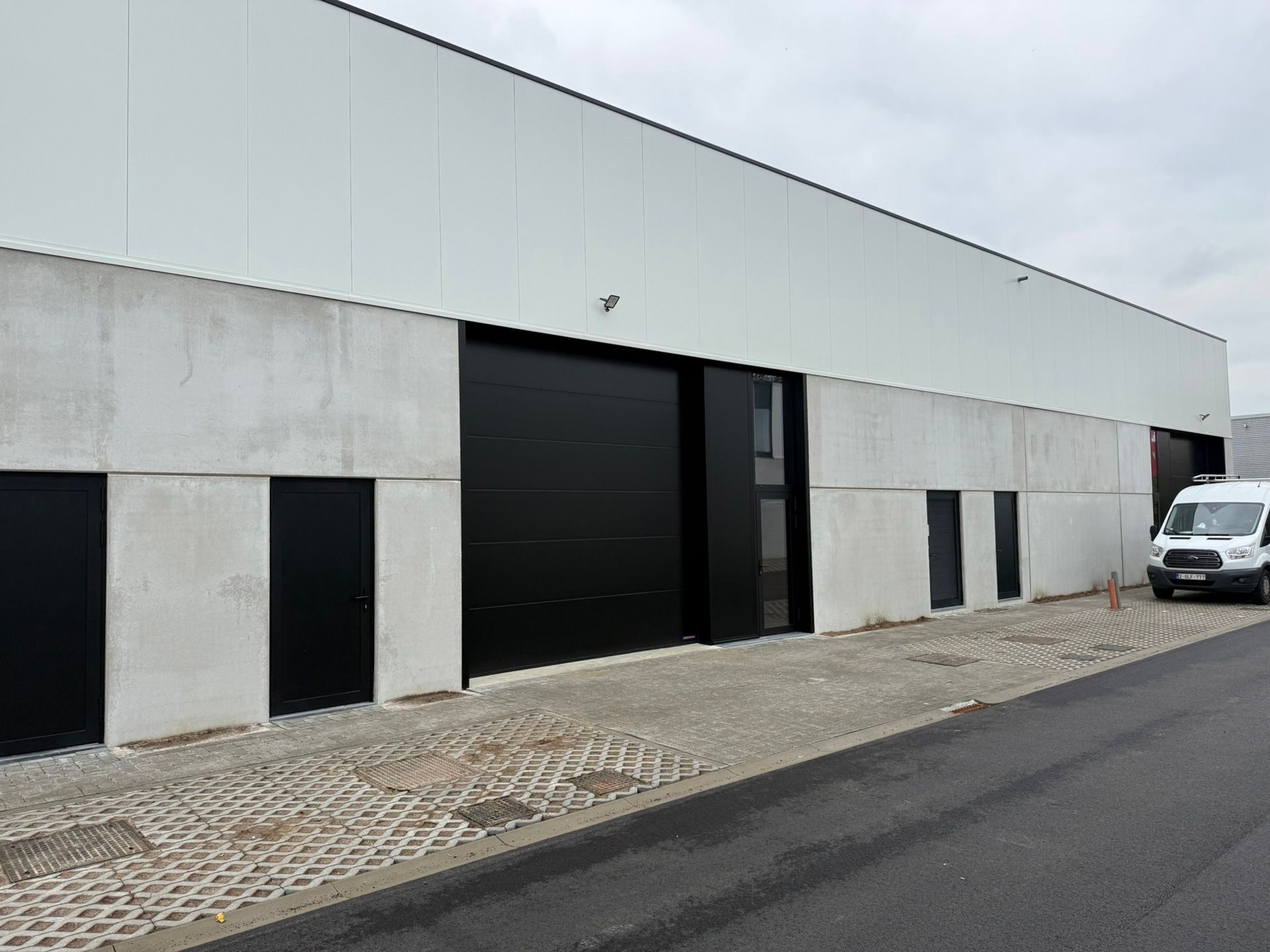 Nieuwbouw KMO-unit te huur op toplocatie in Kapellen foto 2