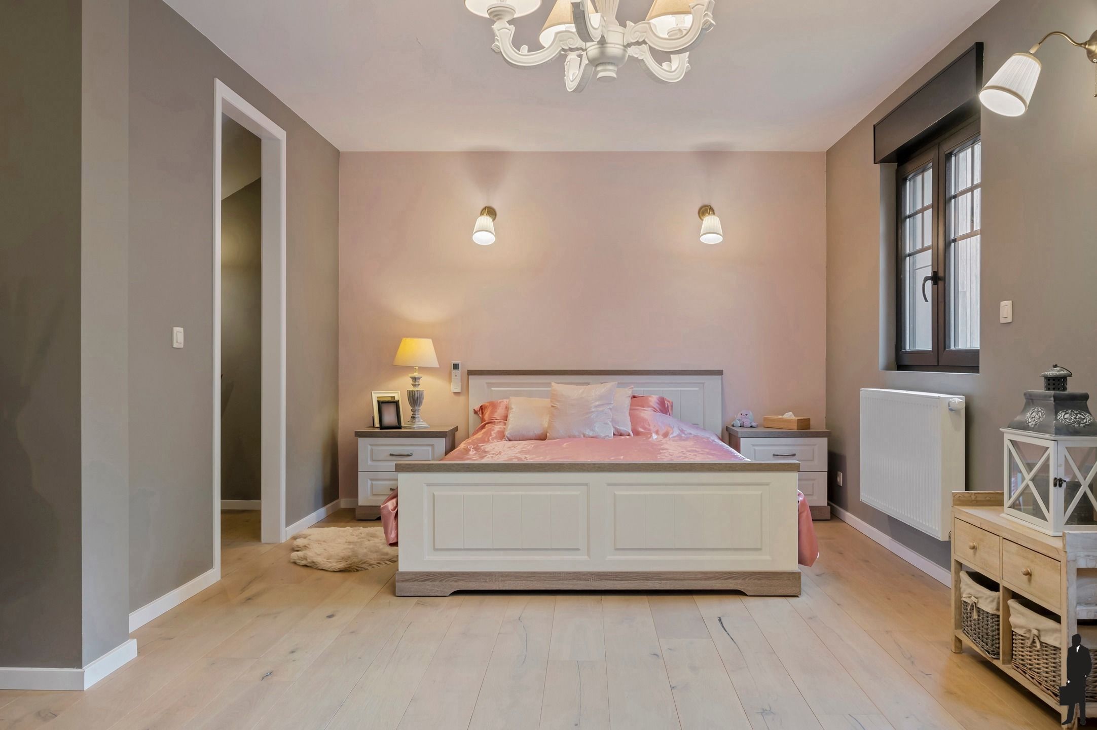 Volledige gerenoveerde villa te koop foto 50