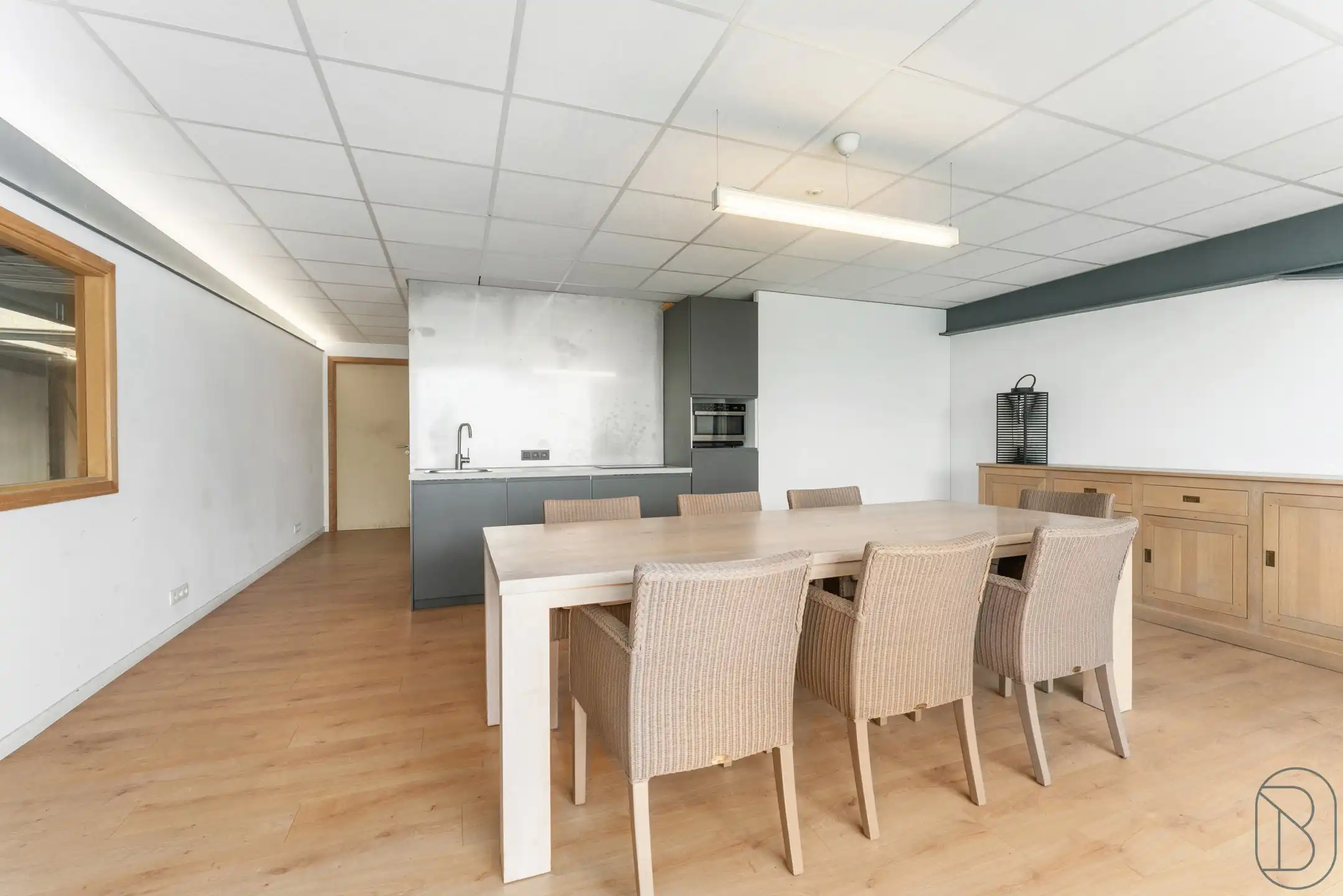 Leuke KMO-unit met woongedeelte foto 14