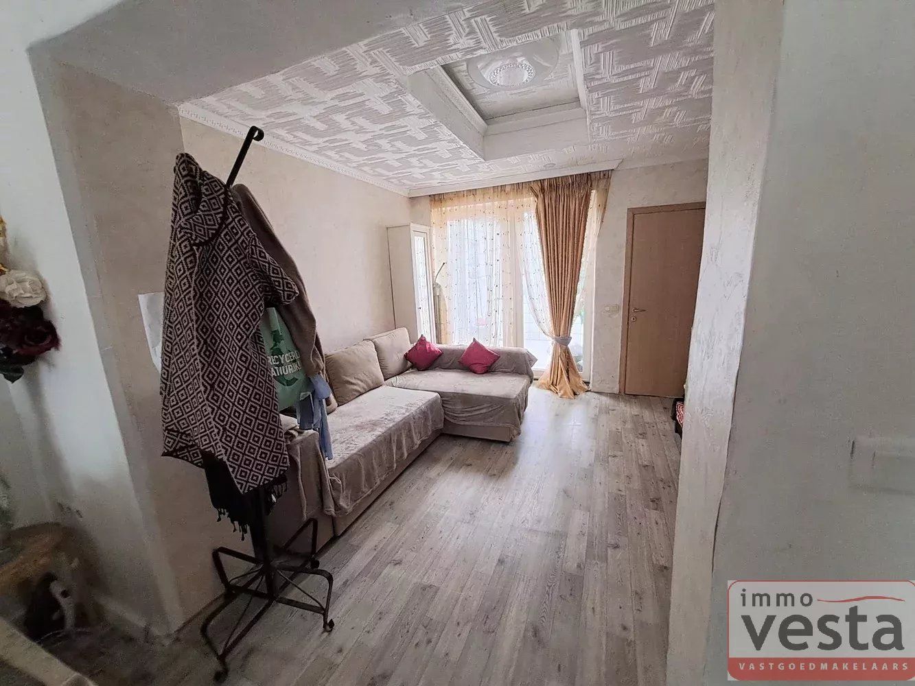 Rijwoning aan de stadsrand foto 5