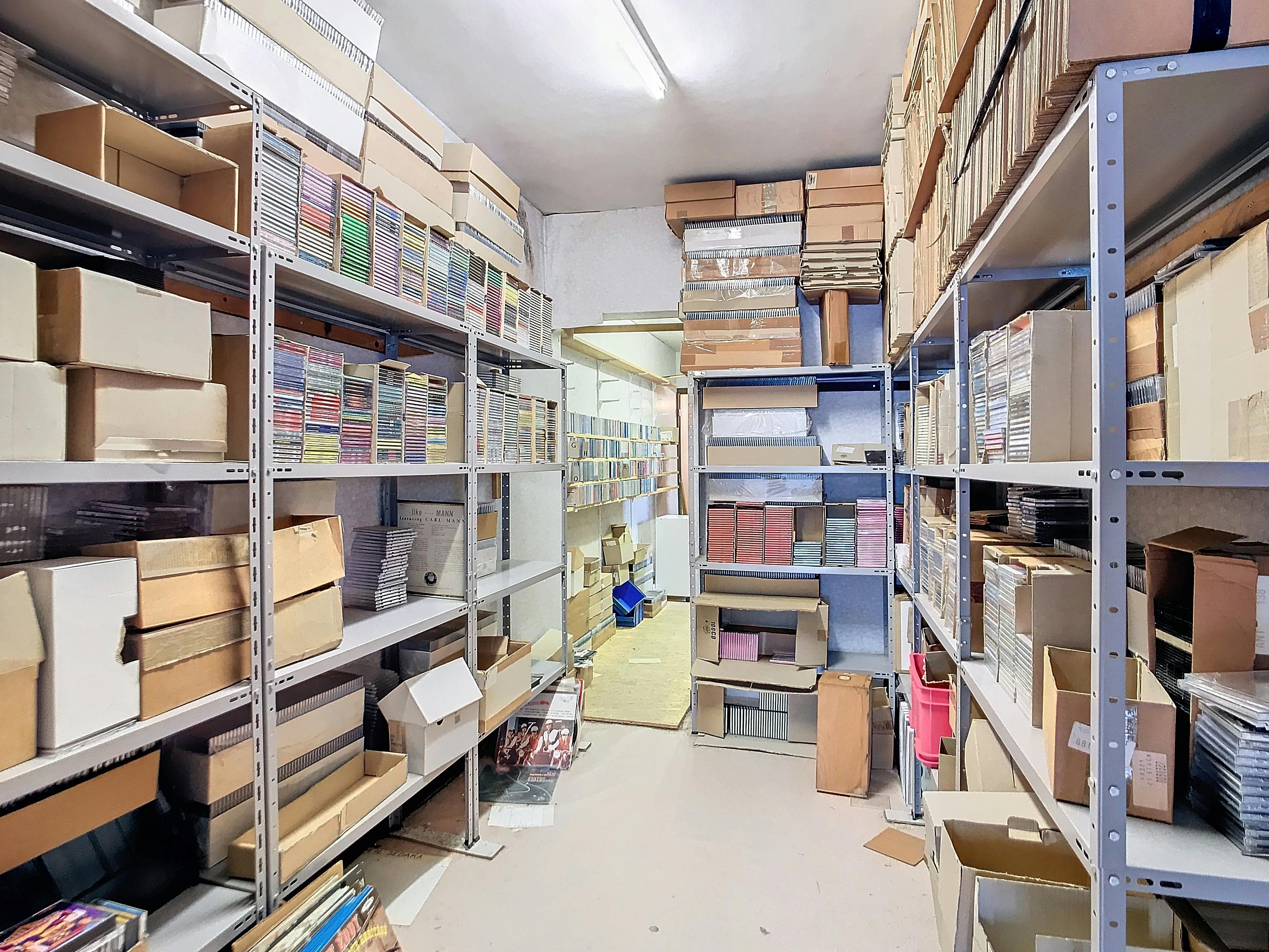 Te renoveren winkel of woning foto 10