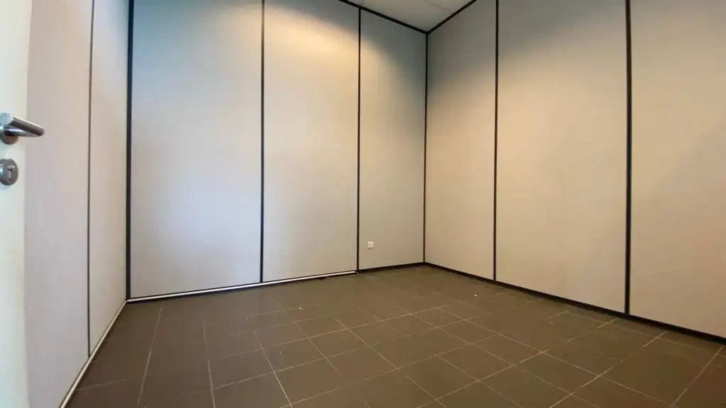 Kantoor met terras te huur nabij R8 in Kortrijk foto 5