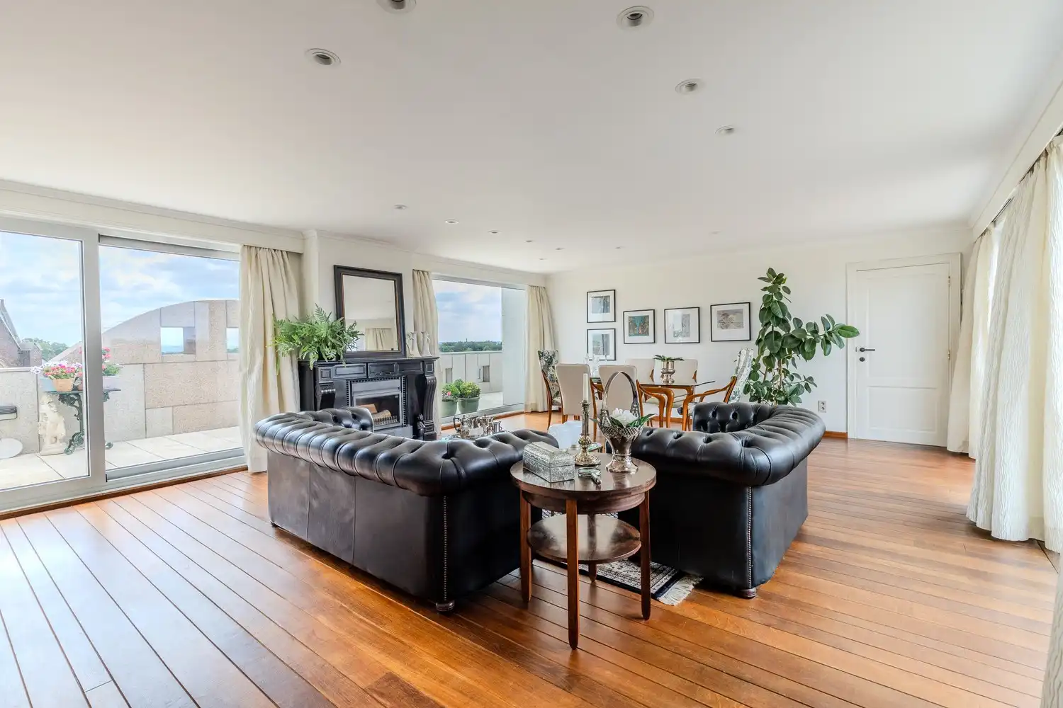 Ruim penthouse in centrum Lanaken met 3 slaapkamers en panoramisch uitzicht foto 6