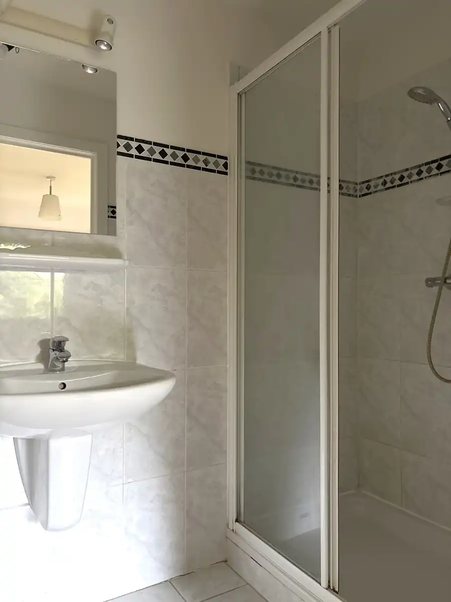 Ruime villa met 6 slaapkamers in groene omgeving foto 23