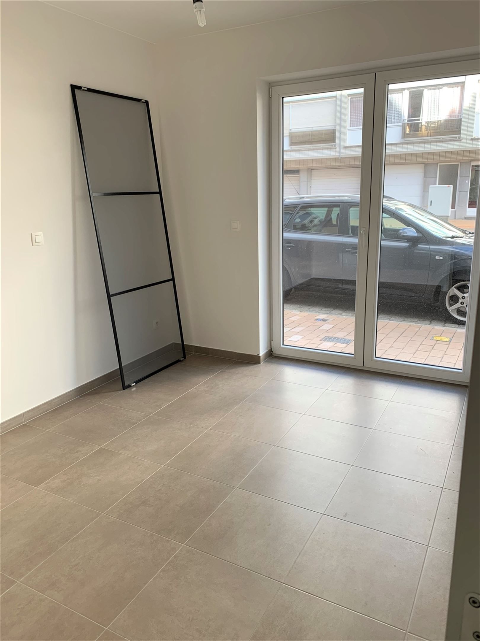 ongemeubeld gelijkvloers appartement foto 10