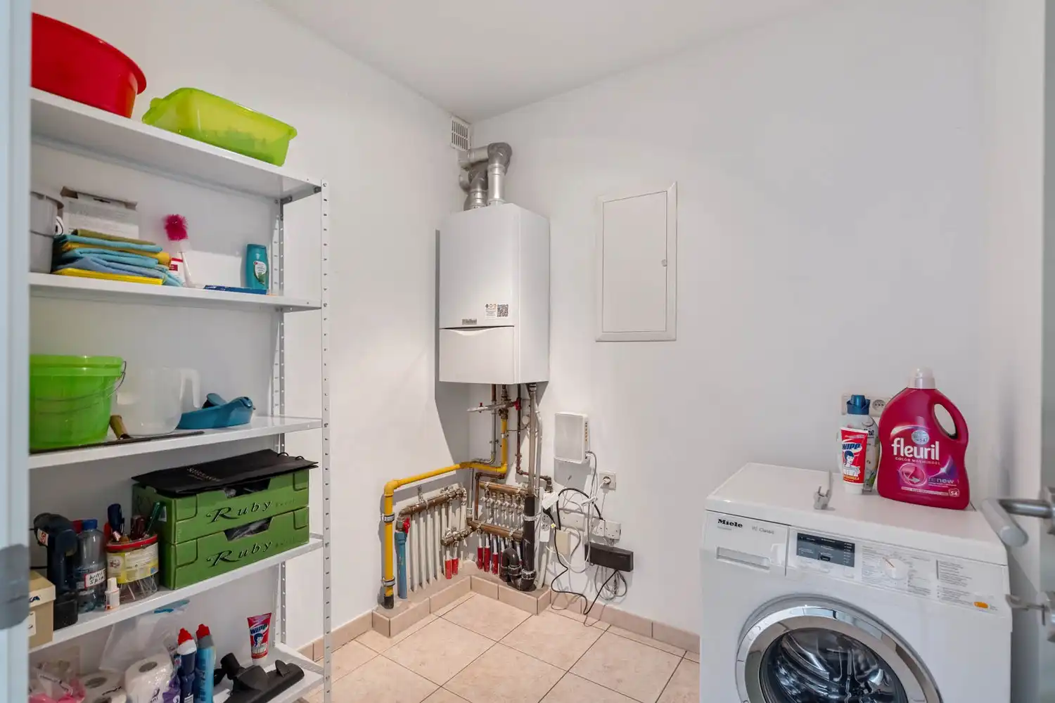 Ruim, lichtrijk en energiezuinig(A-label) appartement met 2 slaapkamers, een terras en de mogelijkheid tot aankoop van een autostaanplaats te centrum Leuven! foto 19