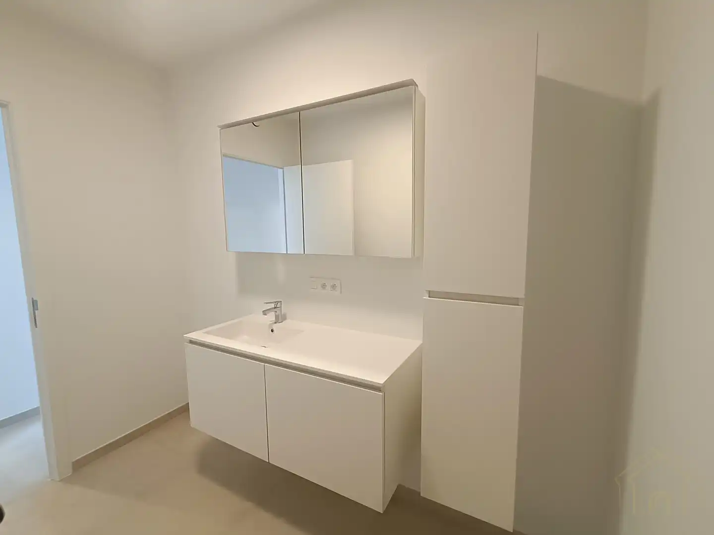 Instapklaar appartement met twee slaapkamers en garage, zuidgericht! foto 10