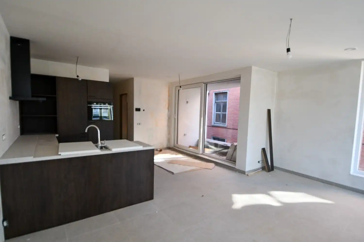 Lichtrijk appartement op 1ste verdiep met 2 slaapkamers foto {{pictureIndex}}