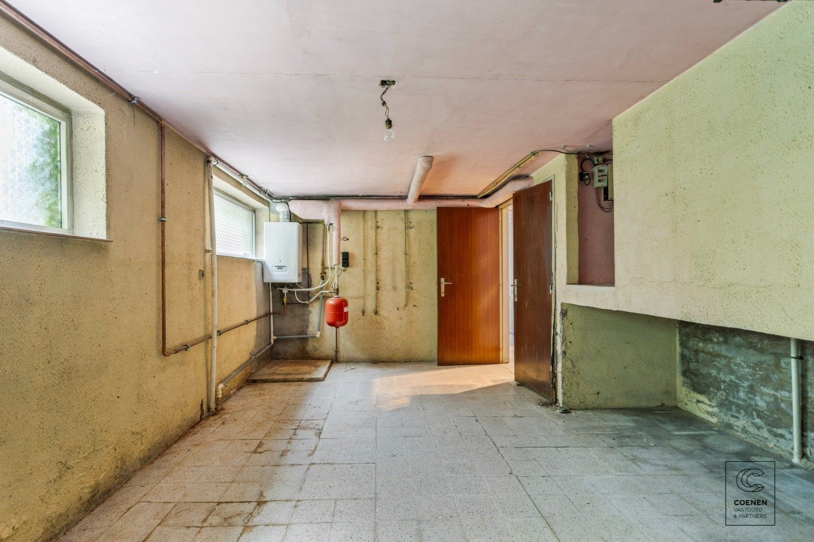 Unieke kans in Westmalle: te renoveren woning met 4 à 5 slpk' s, 236 m² bew. opp. op perceel van 3.990 m²! foto 16