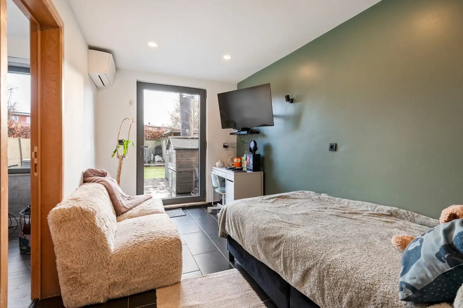 Ruime en veelzijdige kangoeroewoning met tuin en terrassen op topligging in Borsbeek! foto 14