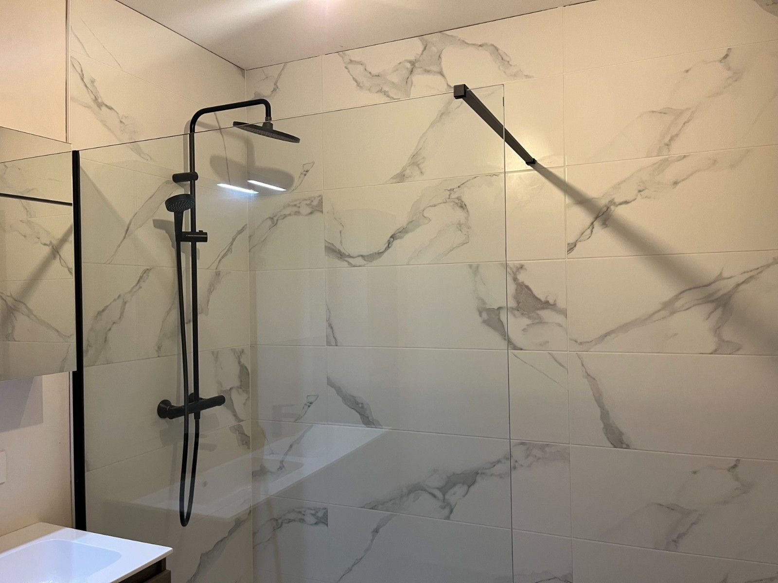 Nieuwbouwappartement te huur in hartje Waregem! foto 12