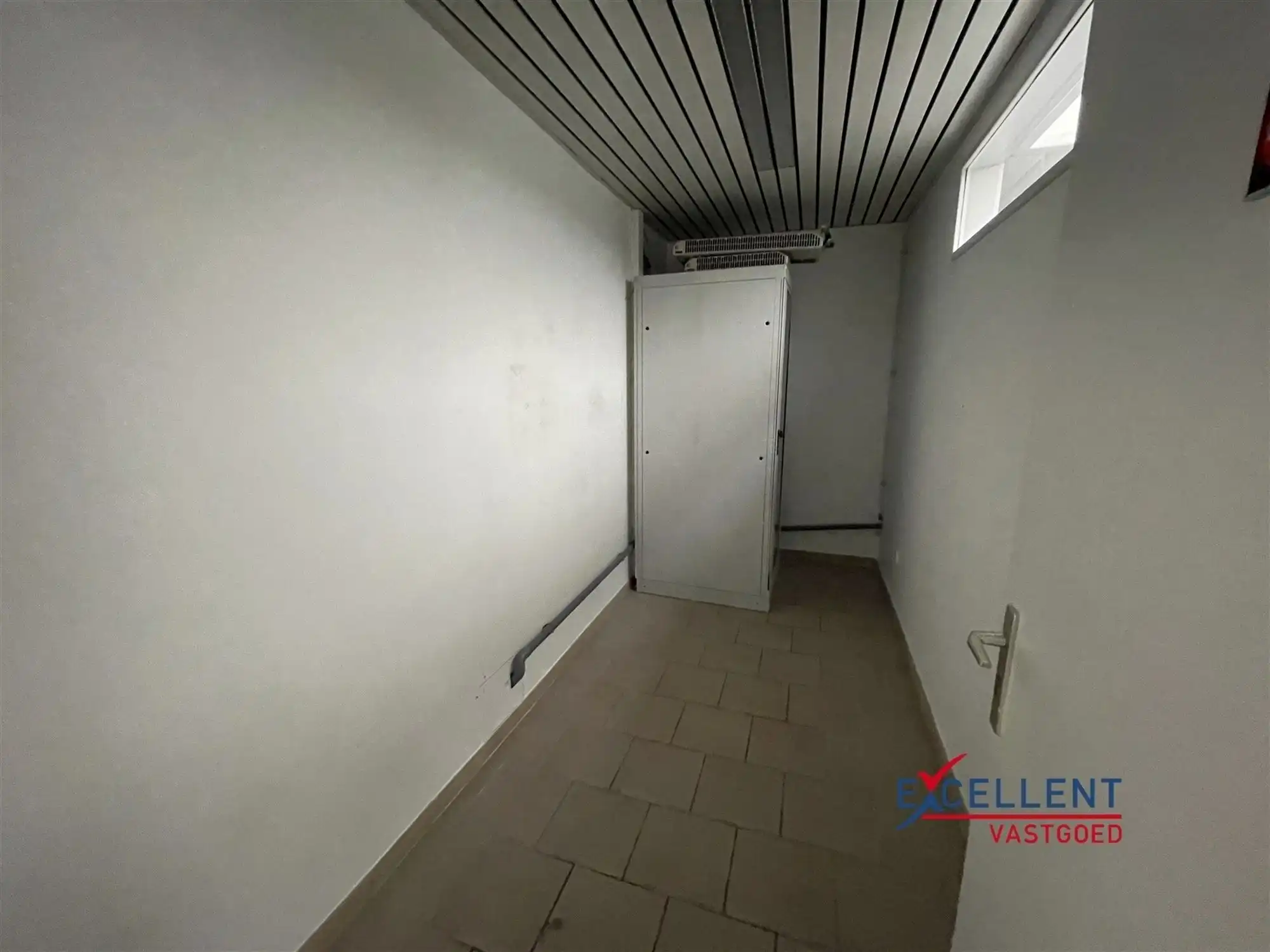 Handels- of kantoorruimte op strategische locatie in centrum Deinze foto 5