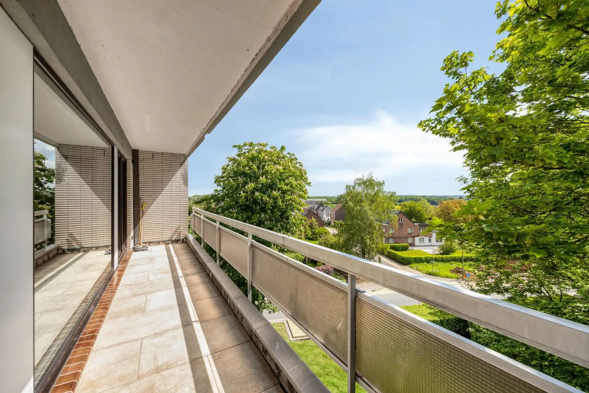 Zeer ruim, instapklaar appartement op een goede locatie foto 18