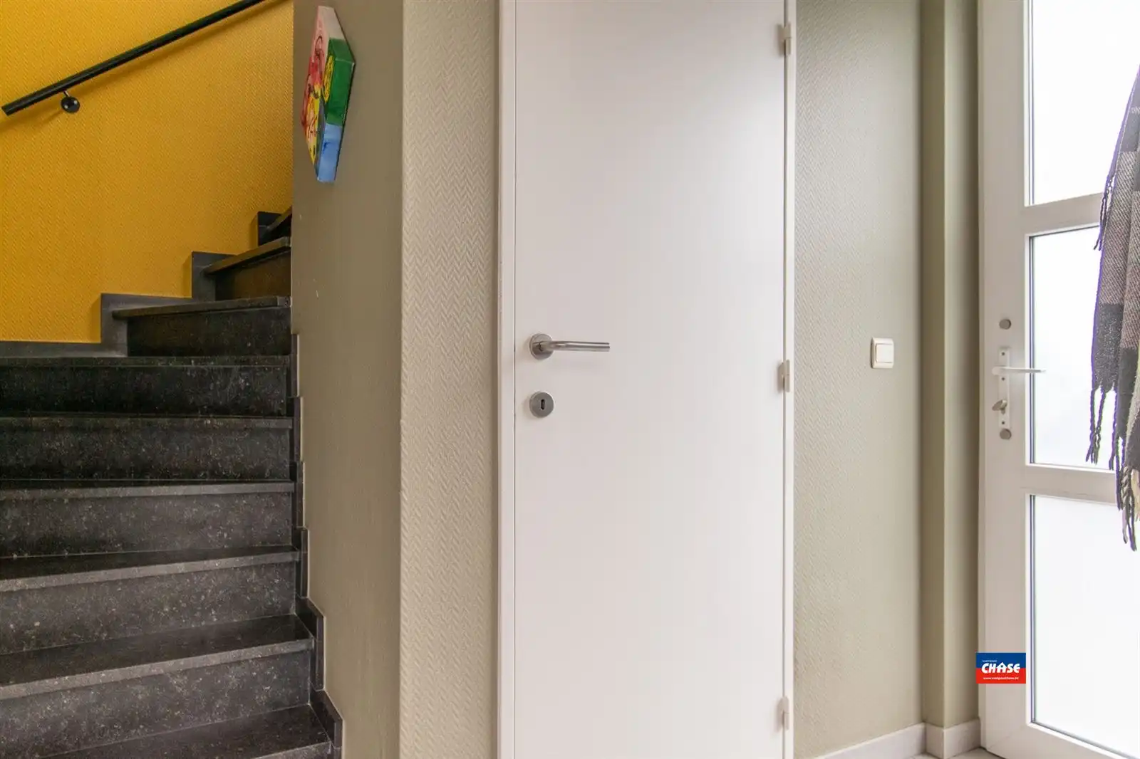 Halfopen gezinswoning met 3 slaapkamers, grote tuin én garage foto 10