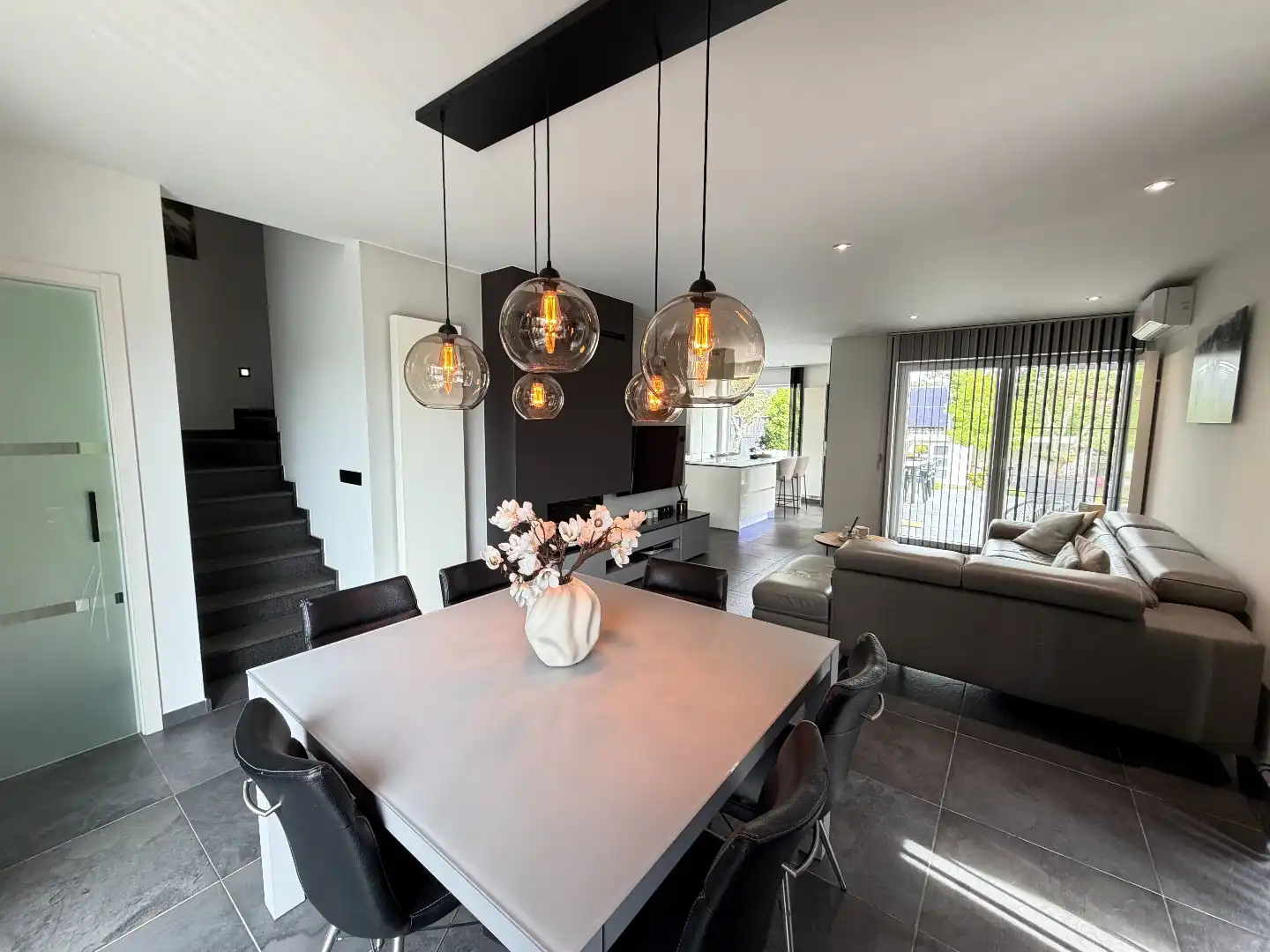 Instapklare gezinswoning op toplocatie in As foto 4