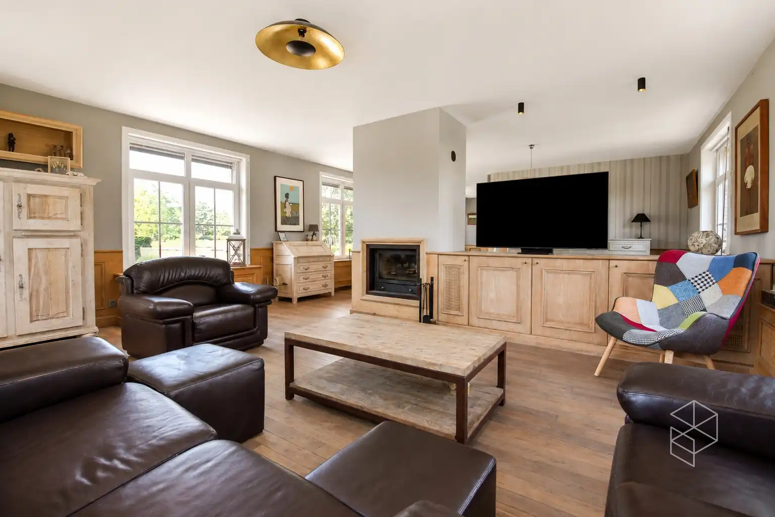 Landhuis met zwembad, bijgebouw en weide op 10&nbsp;570 m² foto 12