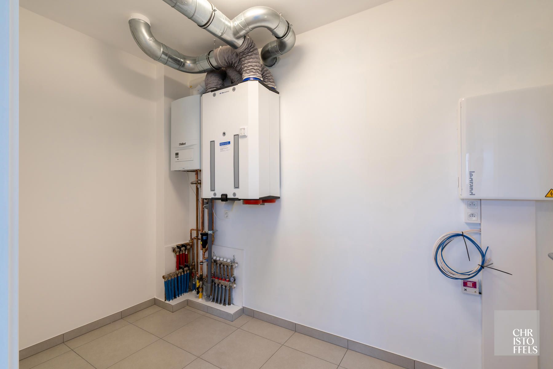 TE HUUR - Modern 1-slaapkamerappartement in het centrum van Zutendaal! foto 10