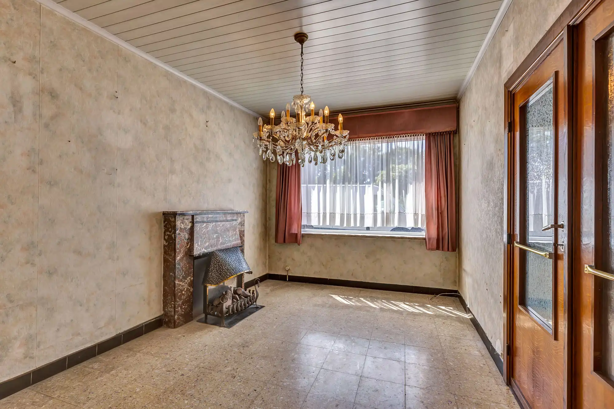 Te renoveren woning met garage foto 21