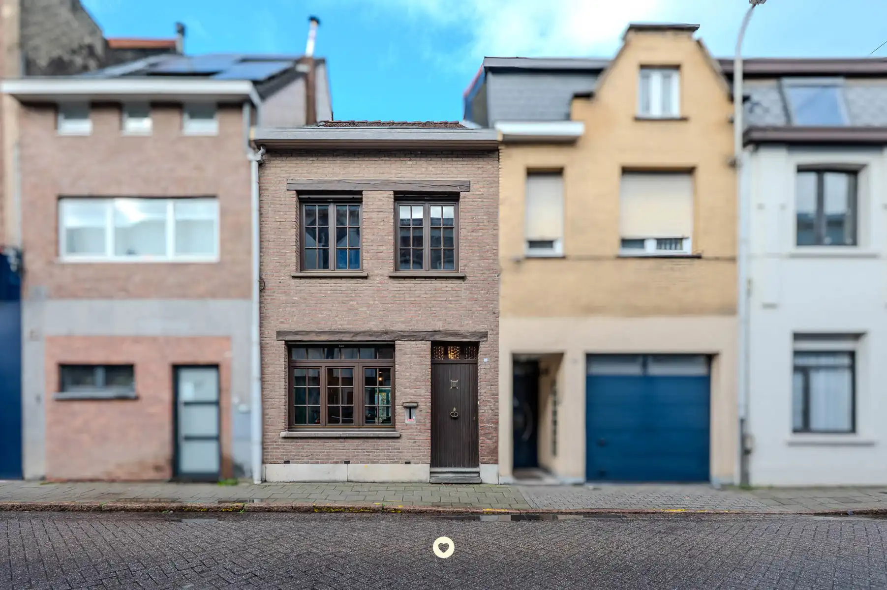 Gezinswoning met 5 slaapkamers en ruime tuin in centrum Niel foto {{pictureIndex}}