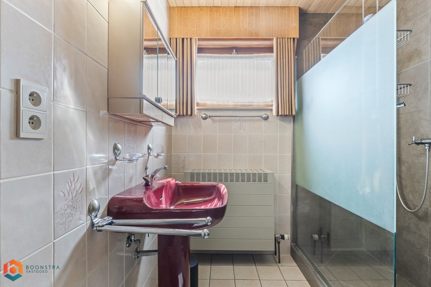 Ruime woning met 5 slpkrs en volledig ingerichte vergunde (woon)chalet 85m² op een perceel van 1117 m² foto 13