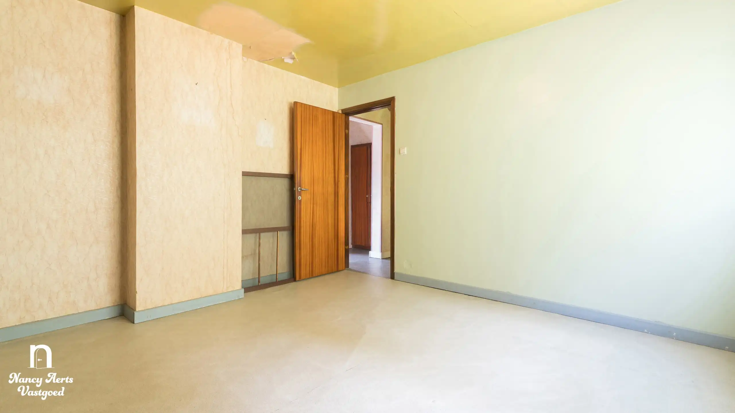 Charmante te renoveren woning op een rustige locatie foto 16