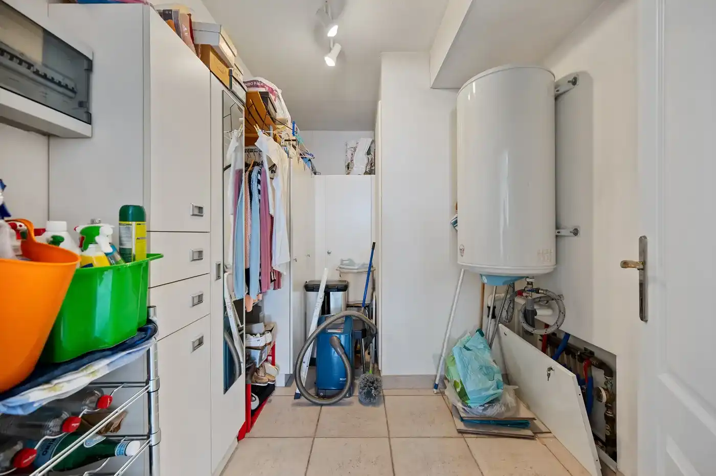 Ruim appartement met veel lichtinval, 2 slaapkamers, garage en kelder foto 15