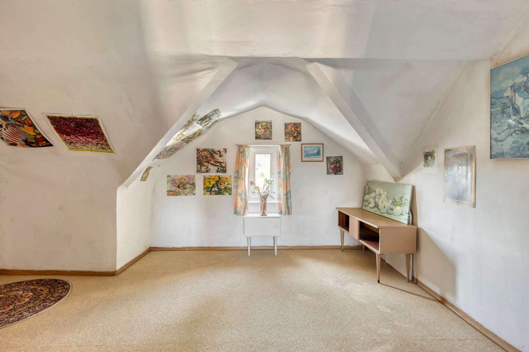 Te renoveren rustig gelegen woning met 4 slaapkamers foto 19