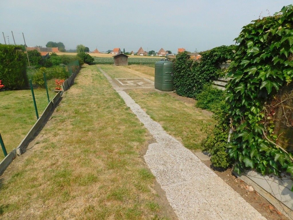 ROESBRUGGE: Grondig te renoveren woonhuis met heel wat ruimte (en dus heel wat mogelijkheden) op een ZW-gericht stuk grond van 454m² totale grondoppervlakte. foto 20