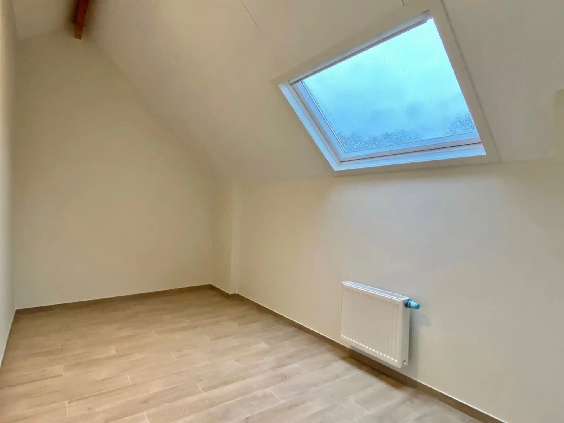 Ruime pal in het centrum gelegen woning met 4 slk, tuin en zonnepanelen! foto 12