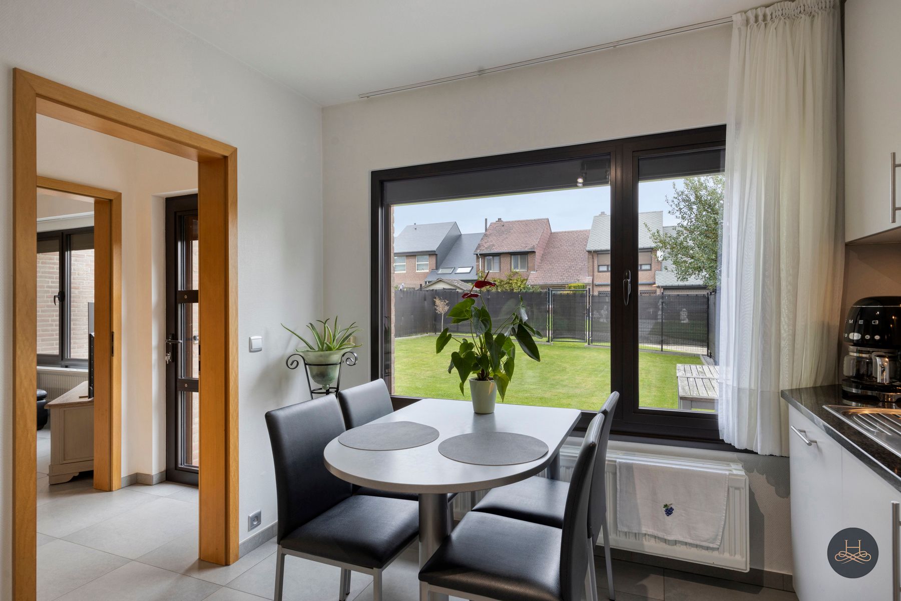 Gezellige woning op toplocatie in een doodlopende straat foto 10
