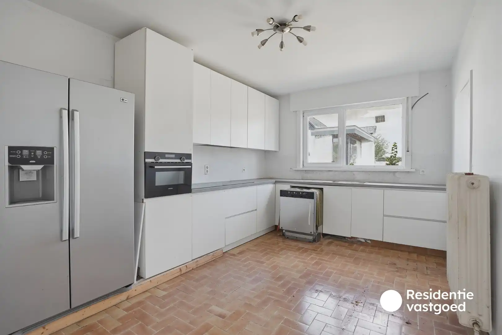 Ruime te renoveren bungalow op 959 m² met landelijk verzicht foto 6