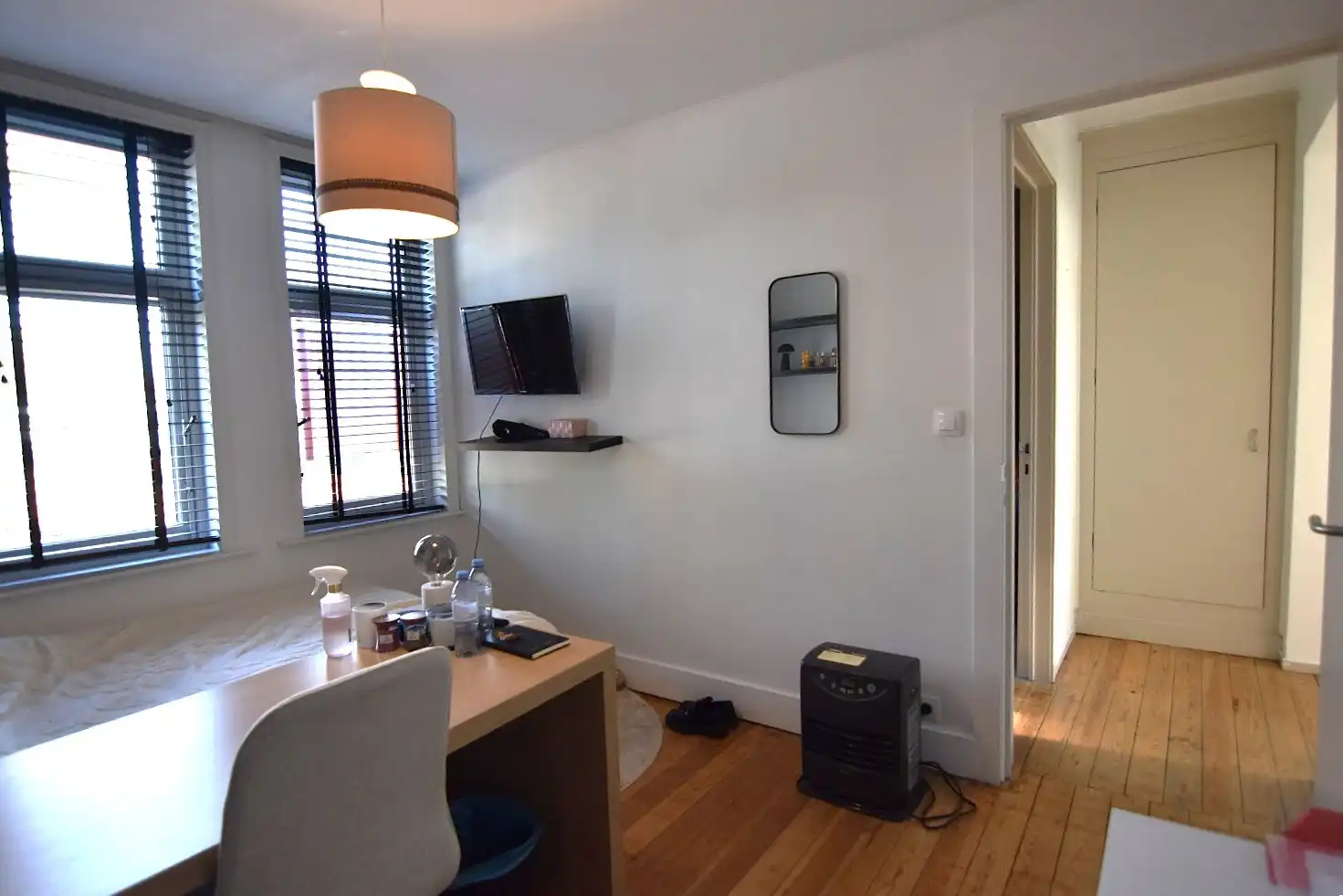 Toffe woning in rustige straat foto 18