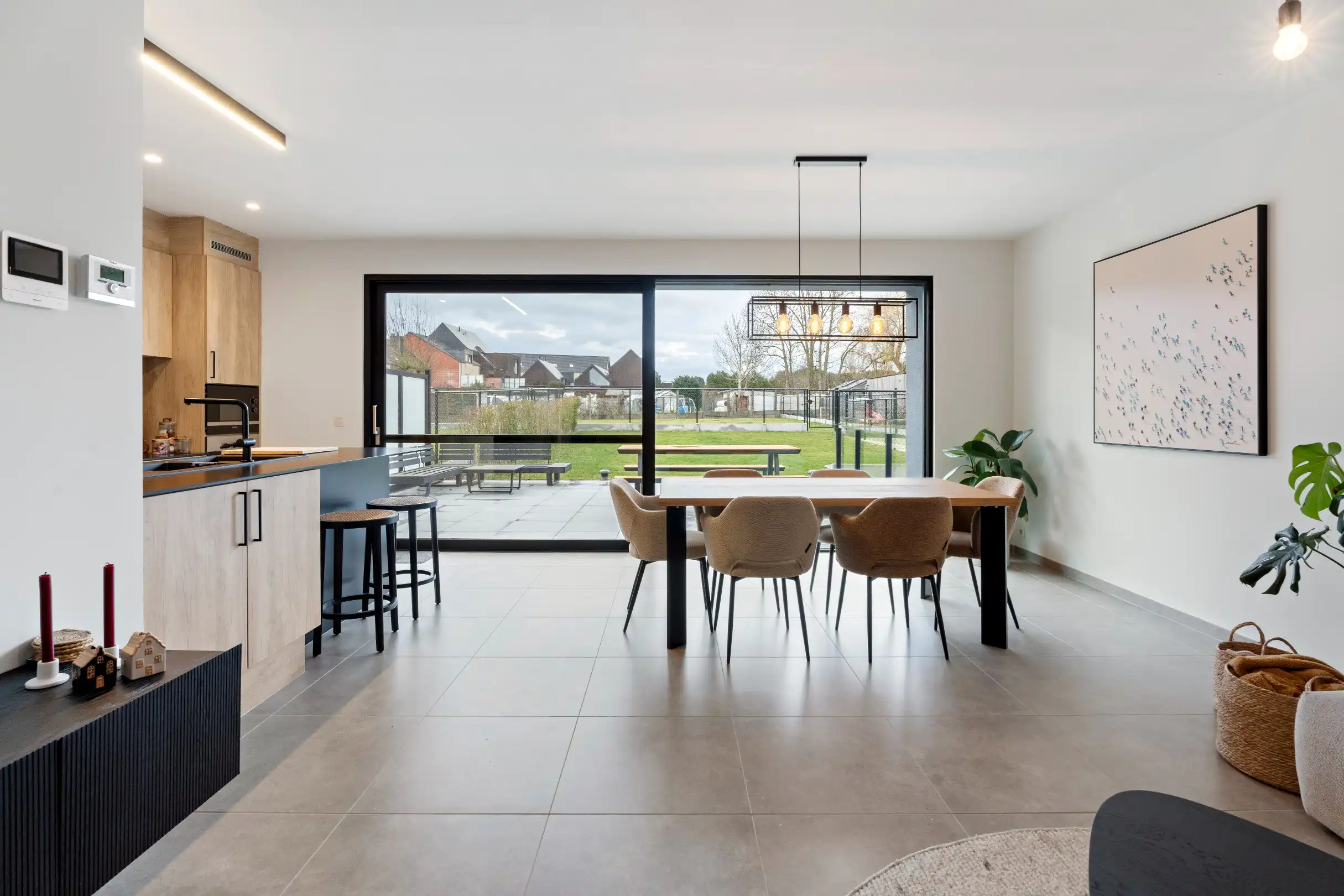 Gelijkvloers appartement met terras en tuin foto 8