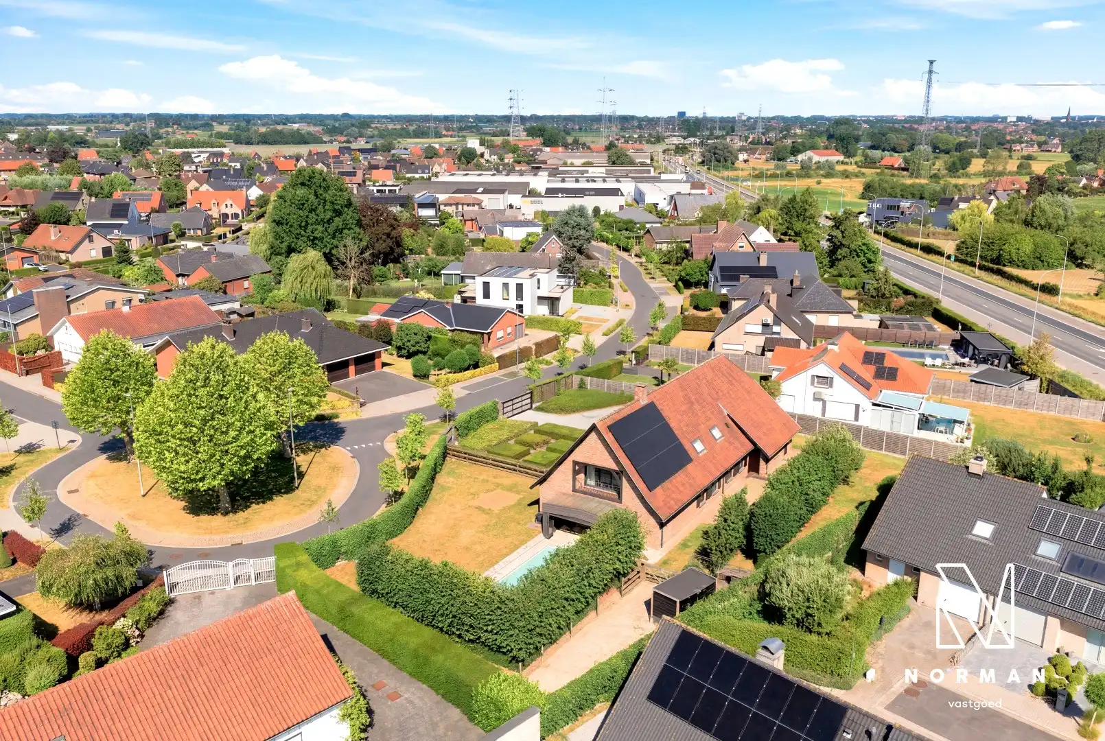 Villa met zwembad op een perceel van 1.598 m² foto 9