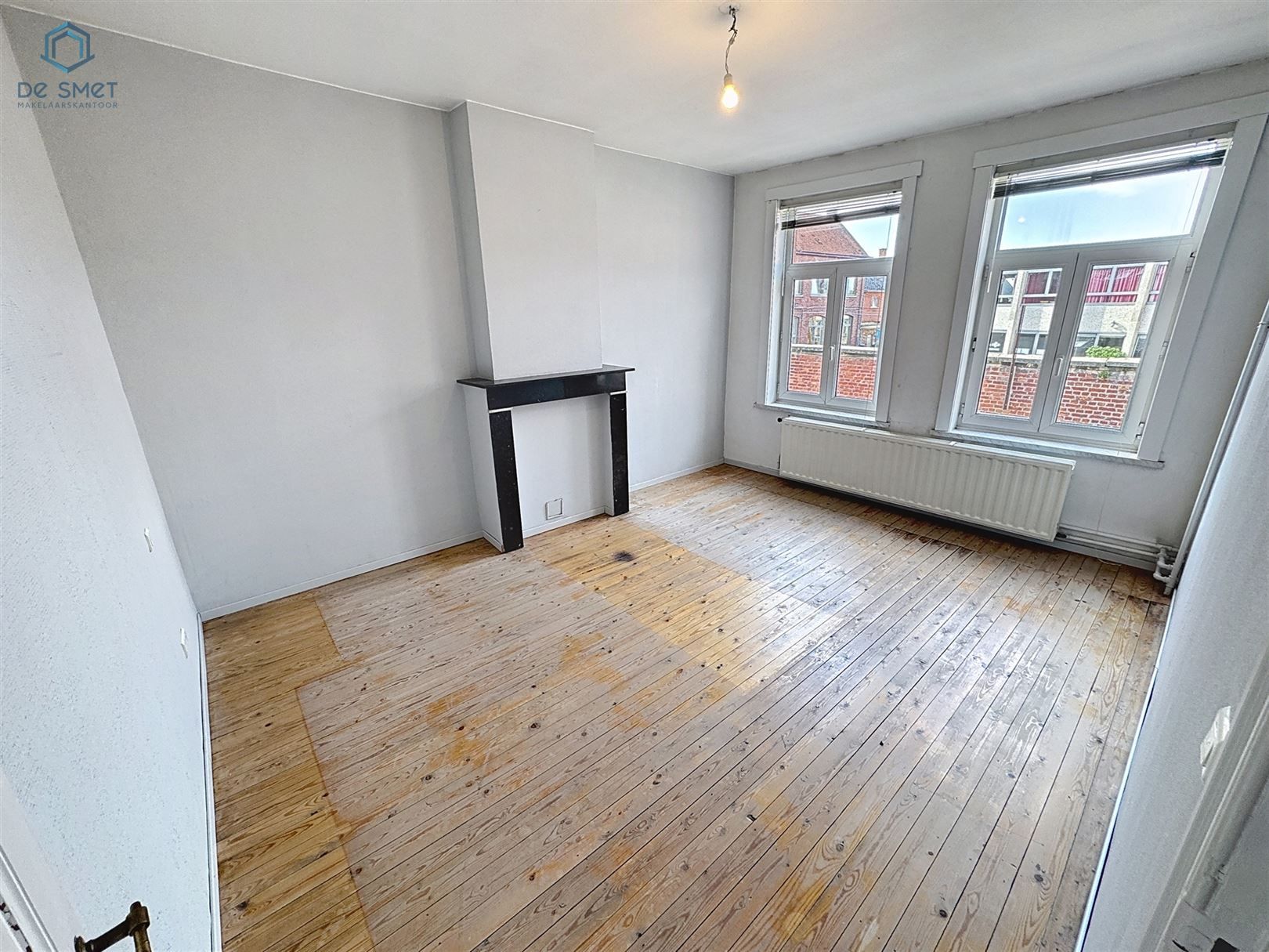 Instapklaar herenhuis met 3 slaapkamers, garage en royaal terras in het hart van Meerbeke foto 20