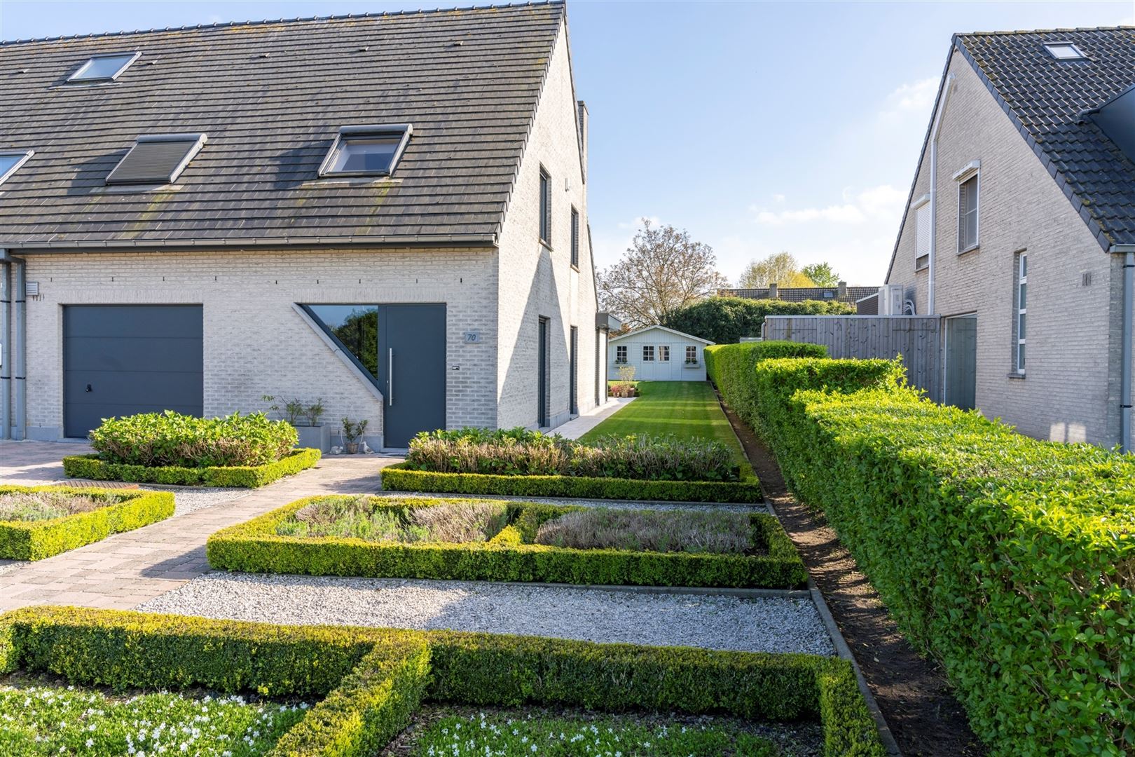 Kwalitatief afgewerkte woning met zonnige tuin, 3 slaapkamers en bureau. foto 2