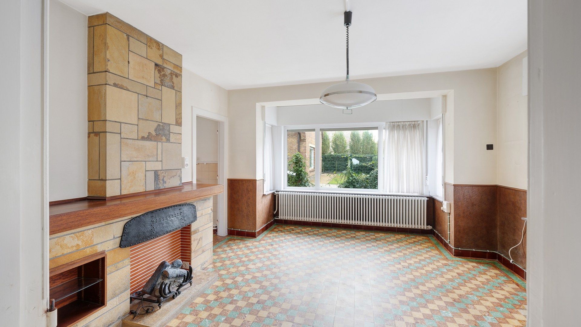 Klassieke villa met bijgebouwen, garage en prachtige tuin foto 5