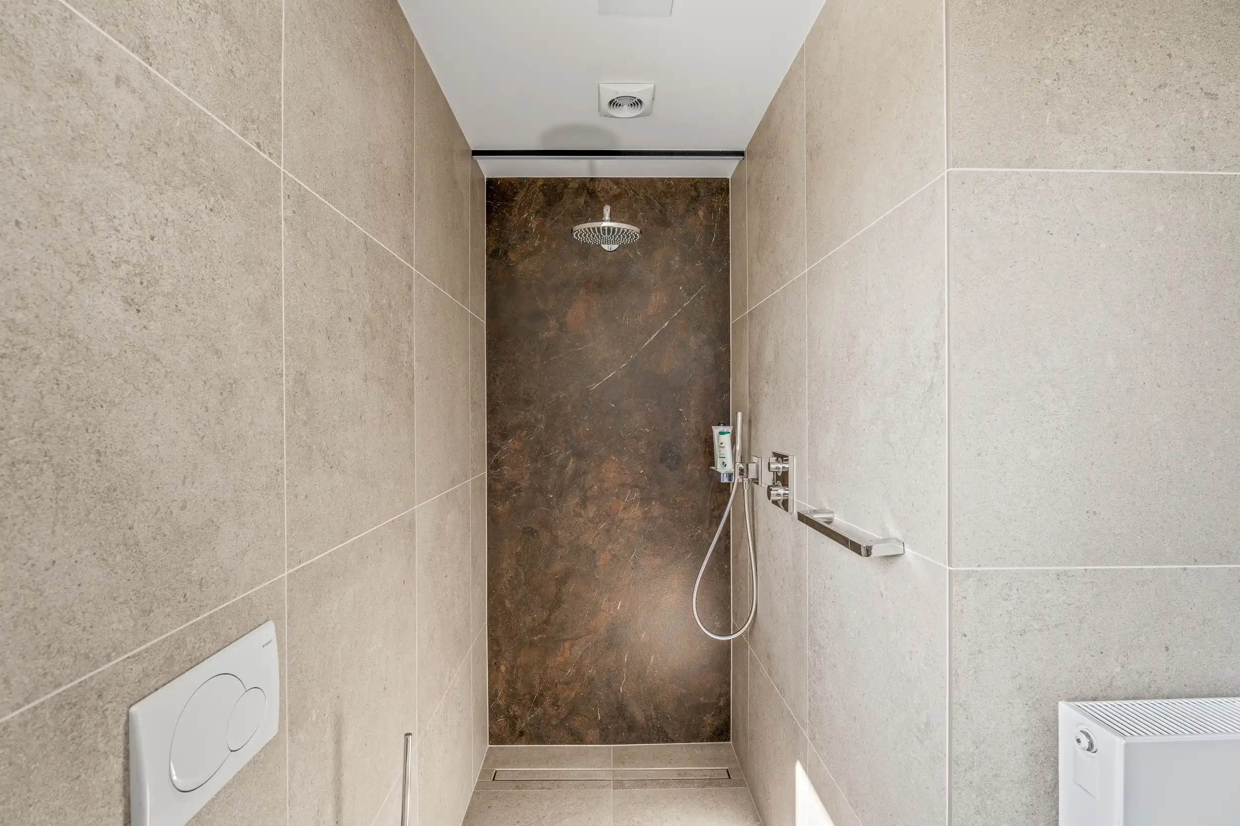Luxueus gerenoveerde herenwoning  met loods op 2.137m² foto 21