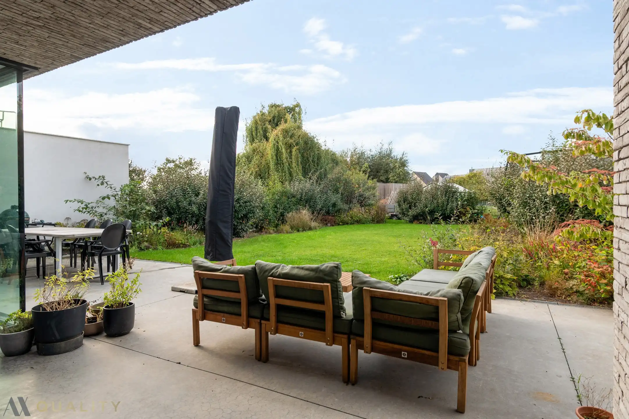 Moderne, energiezuinige woning met 5 slpk., 2 badk., bureel, inpandige garage, oprit, terras en tuin foto 10
