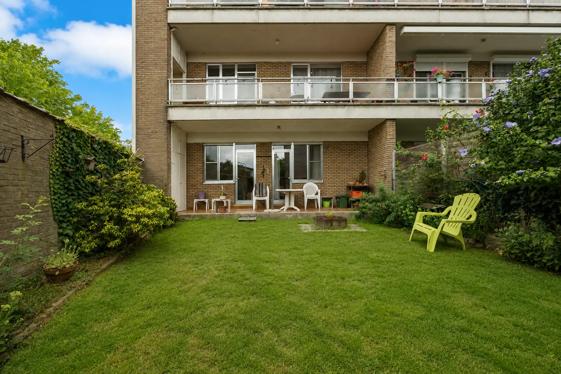 RUIM 3 SLAAPKAMERAPPARTEMENT MET TUIN & GARAGE foto 10