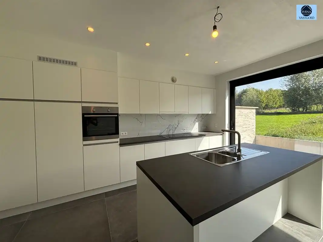 BEN-WONING MET ZONNIGE TUIN IN ONKERZELE foto 3