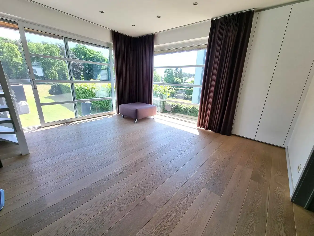 Prachtige villa woning, 5 slks, rustig gelegen met zonnige, diepe tuin voorzien van zwembad en poolhouse. foto 15