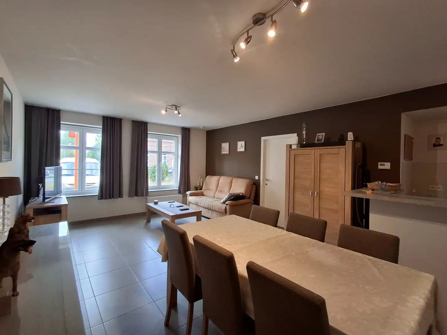 PRACHTIG APPARTEMENT MET GARAGE EN STAANPLAATS IN HET HARTJE VAN VINKT foto 2