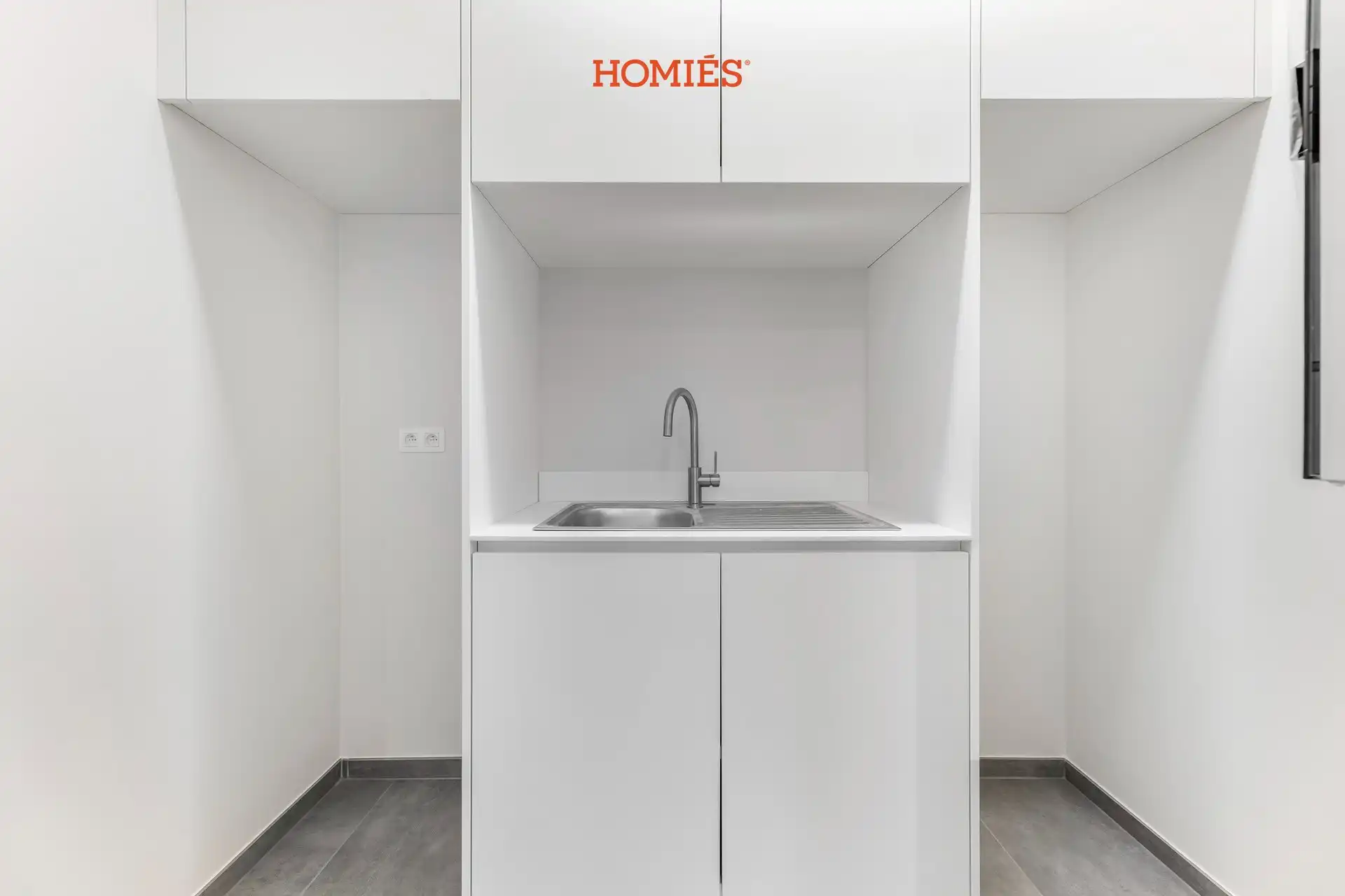 Gerenoveerd app met 2 slpks en autostaanplaats foto 8