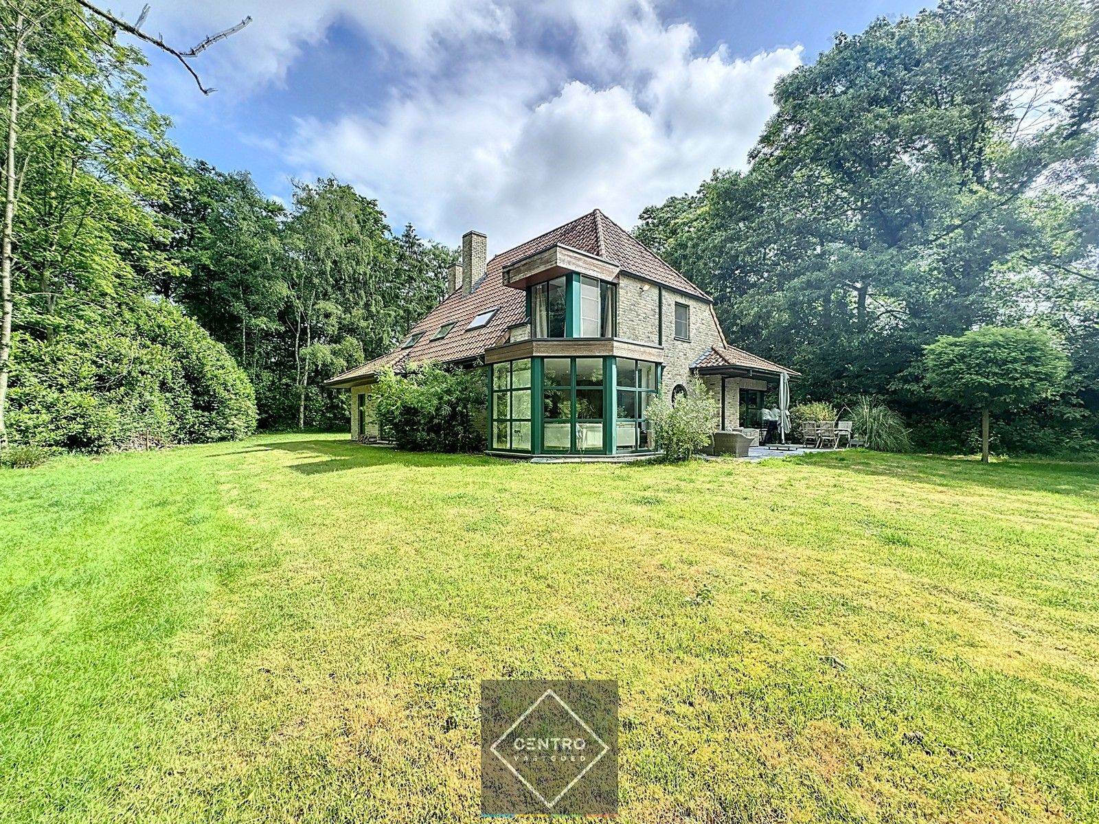 Instapklare VILLA (bj. 1998) met 5 slpks, 2 bdkms en dubbele garage in het RESIDENTIELE bos van Hertsberge! Rust en privacy ten TOP! foto 11