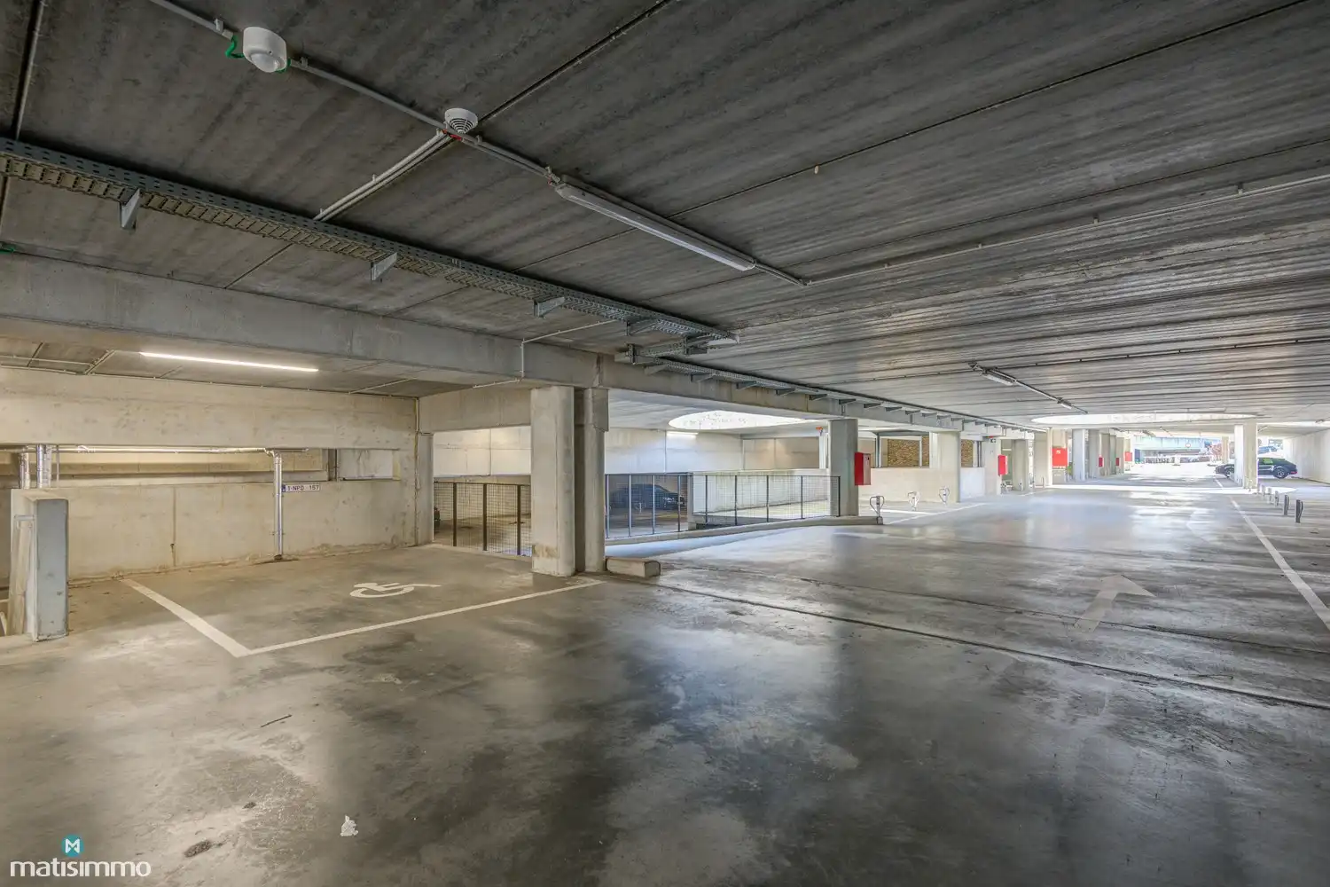 MODERN AFGEWERKT APPARTEMENT MET OVERDEKT TERRAS, KELDERBERGING EN RUIME AUTOSTAANPLAATS NABIJ HASSELT CENTRUM foto 20